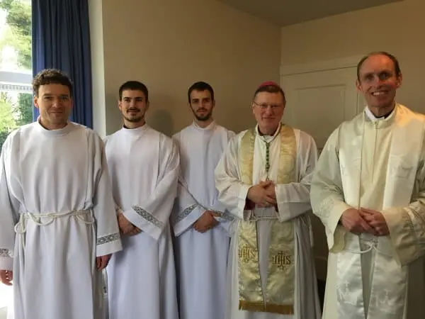 rector-jeroen-de-wit-priester-olvternood-rechts