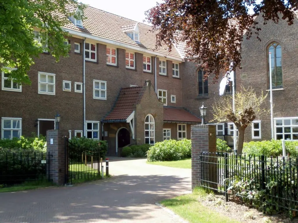 slapen-in-het-klooster-onze-lieve-vrouw-ter-nood-heiloo slapen-in-het-klooster-onze-lieve-vrouw-ter-nood-heiloo