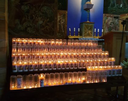 “Laten wij elkaar liefhebben, want  de liefde komt van God”