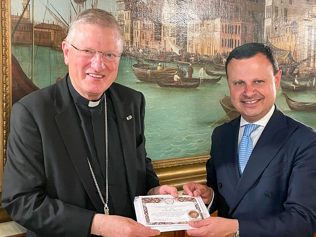 Reliek zalige Carlo Acutis naar Heiloo